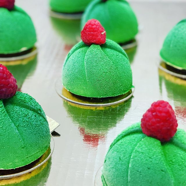 French pastries and tarts - photo 4